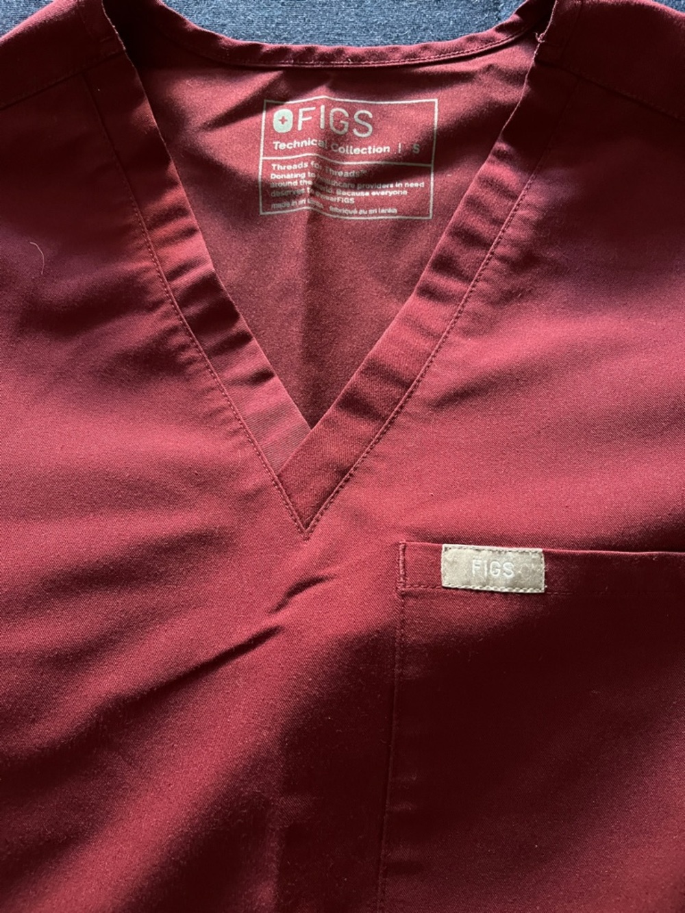 Figs womens Catarina top size small and medium joggers - Burgundy